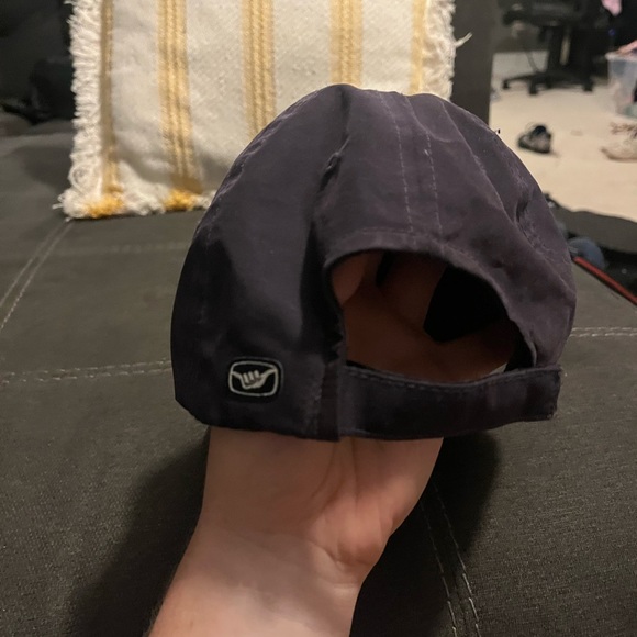 Hang Ten Hang Loose Hat - Picture 3 of 6